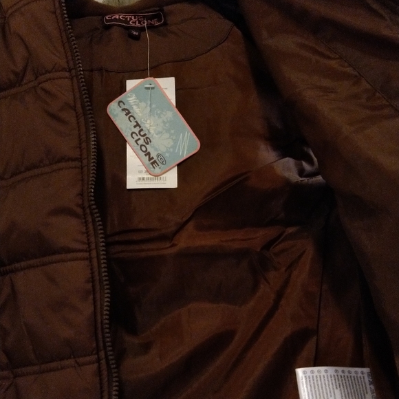 Cactus Clone puffer vest - NWT - Picture 9 of 10